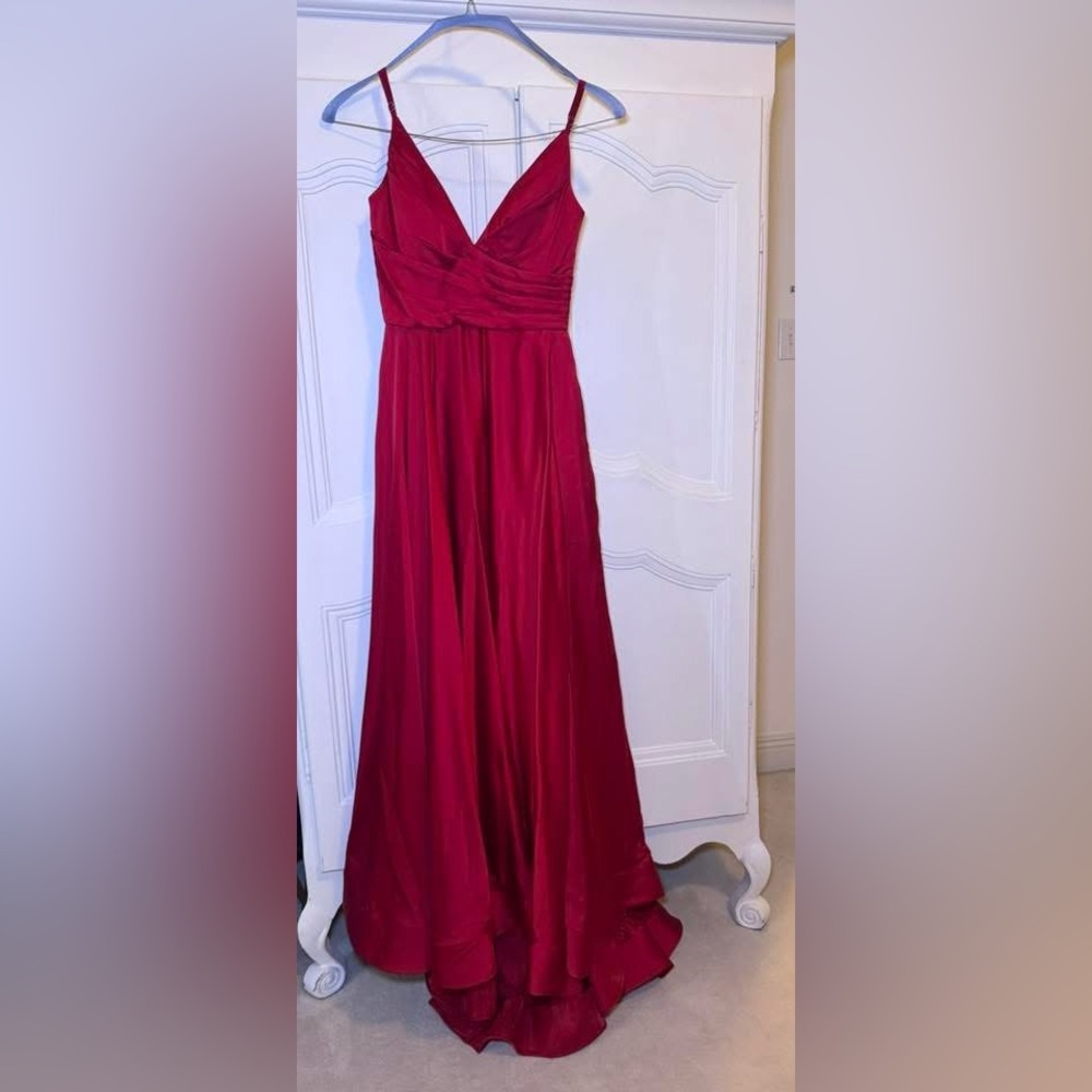 La Femme Red Evening Gown. Worn Once. Excellent Condition. Size 4-6